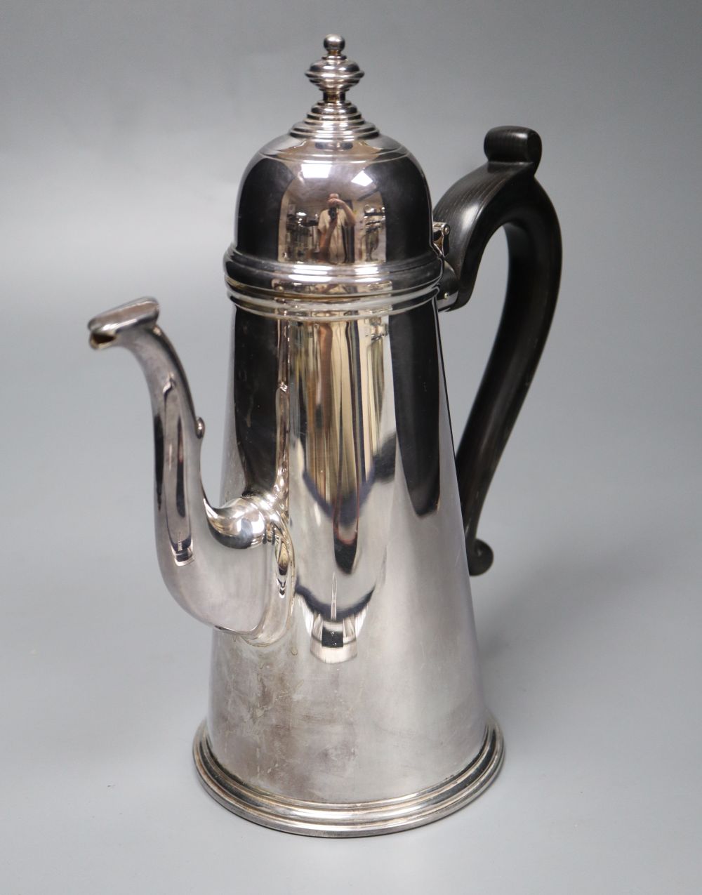 A modern silver coffee pot, C J Vander Ltd, Sheffield 1997, approx 22.3oz